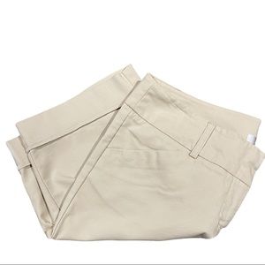 Kenar Bermuda Shorts EUC